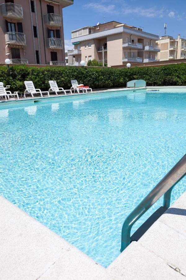 Hotel Primavera Sul Mare ลิโด ดิ ซาวิโอ ภายนอก รูปภาพ