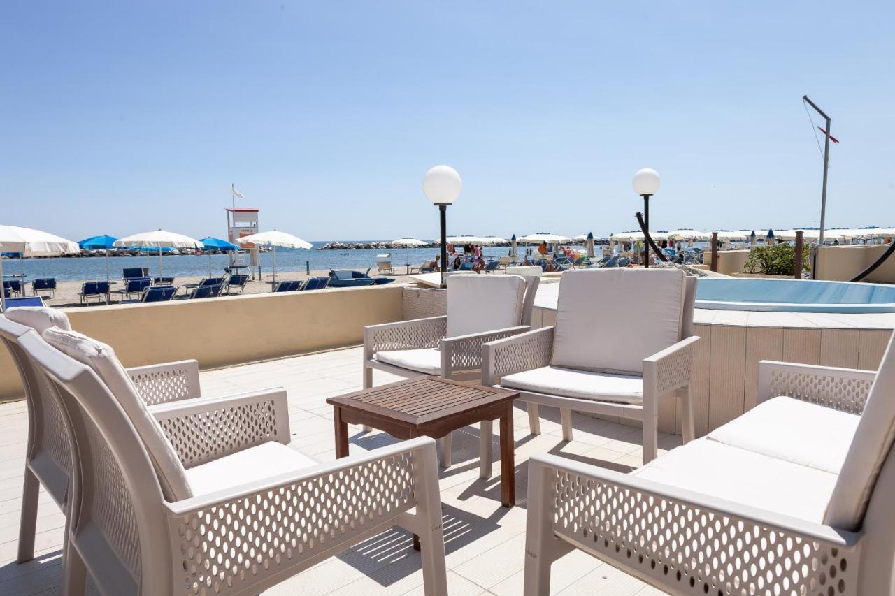 Hotel Primavera Sul Mare ลิโด ดิ ซาวิโอ ภายนอก รูปภาพ