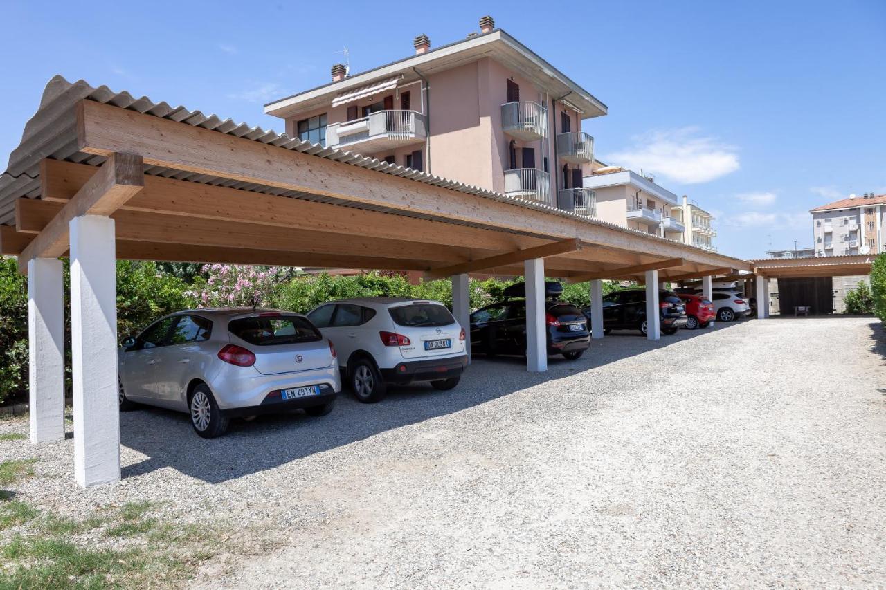 Hotel Primavera Sul Mare ลิโด ดิ ซาวิโอ ภายนอก รูปภาพ