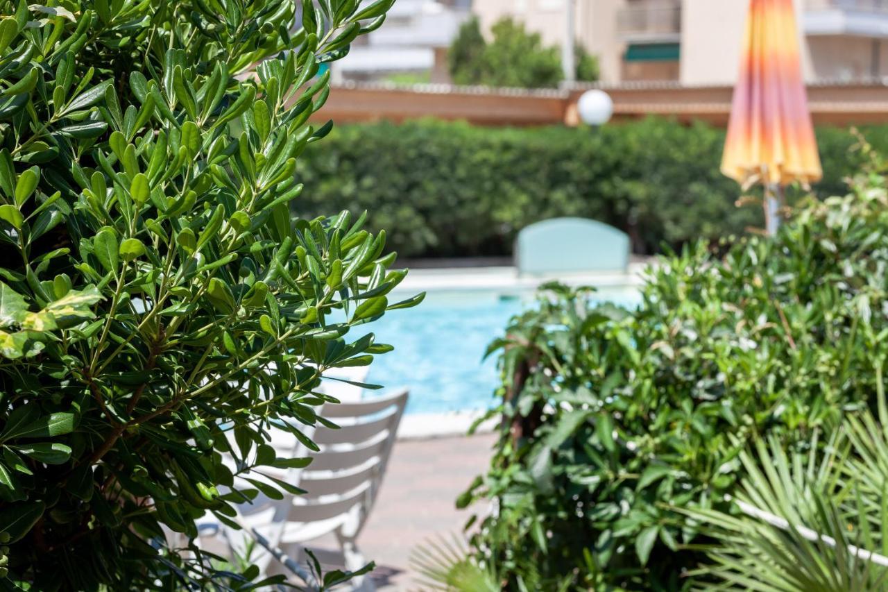 Hotel Primavera Sul Mare ลิโด ดิ ซาวิโอ ภายนอก รูปภาพ