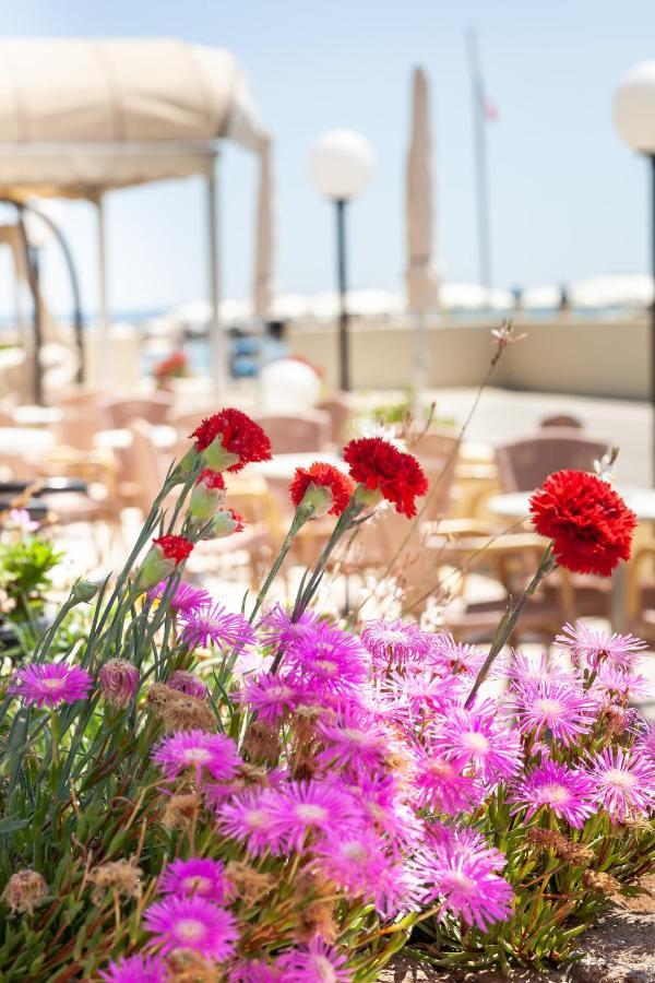 Hotel Primavera Sul Mare ลิโด ดิ ซาวิโอ ภายนอก รูปภาพ