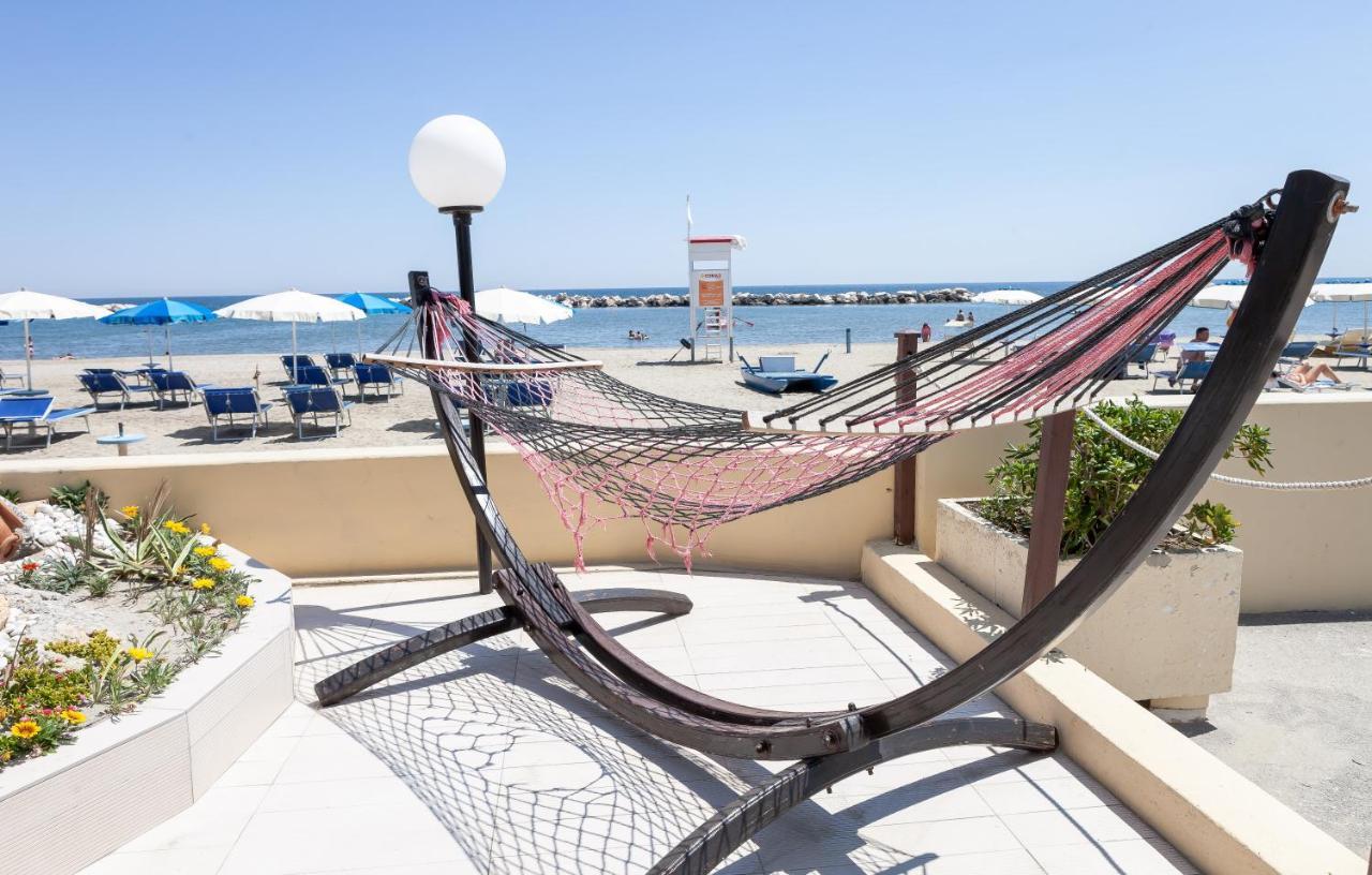 Hotel Primavera Sul Mare ลิโด ดิ ซาวิโอ ภายนอก รูปภาพ