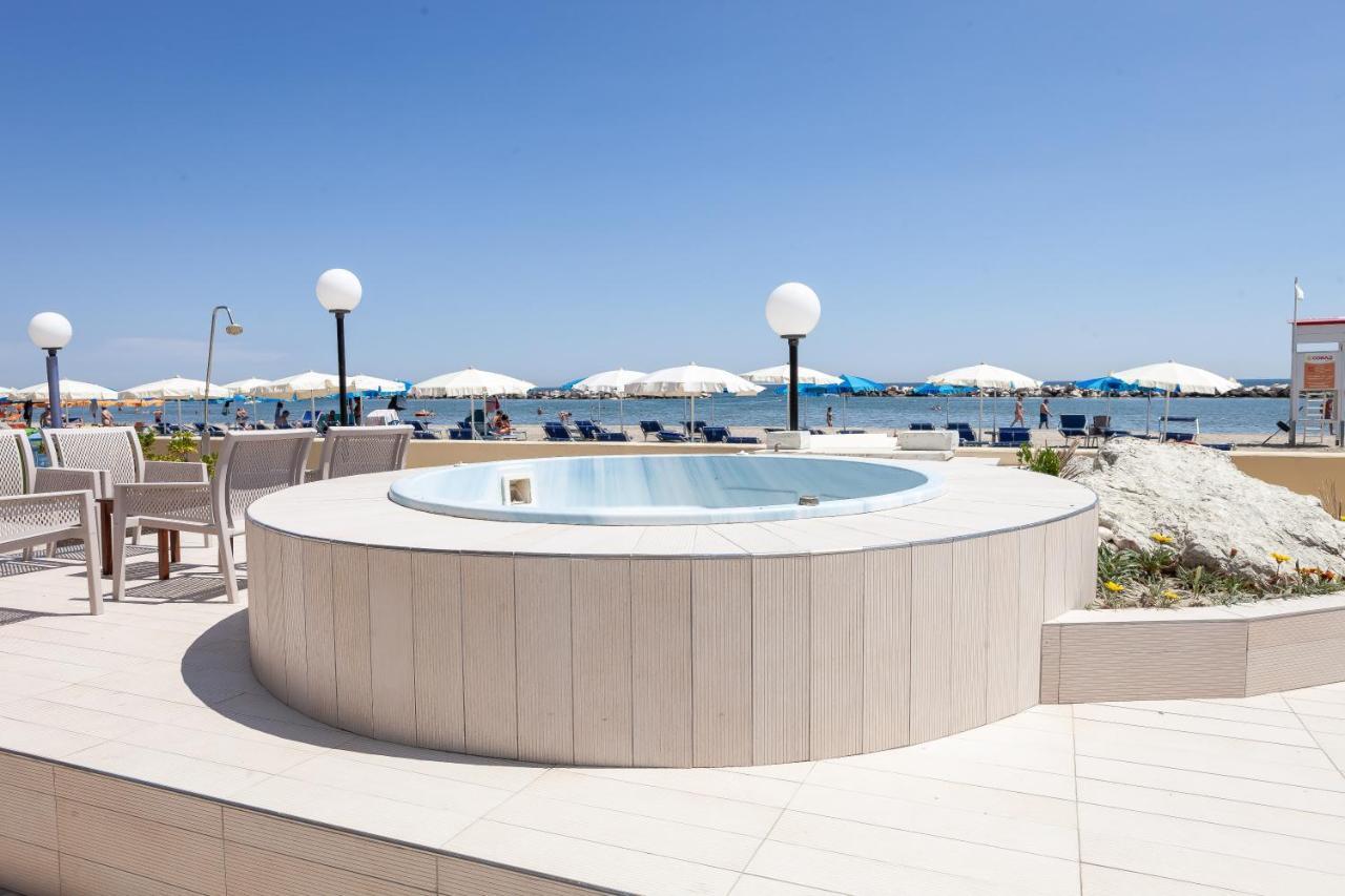 Hotel Primavera Sul Mare ลิโด ดิ ซาวิโอ ภายนอก รูปภาพ