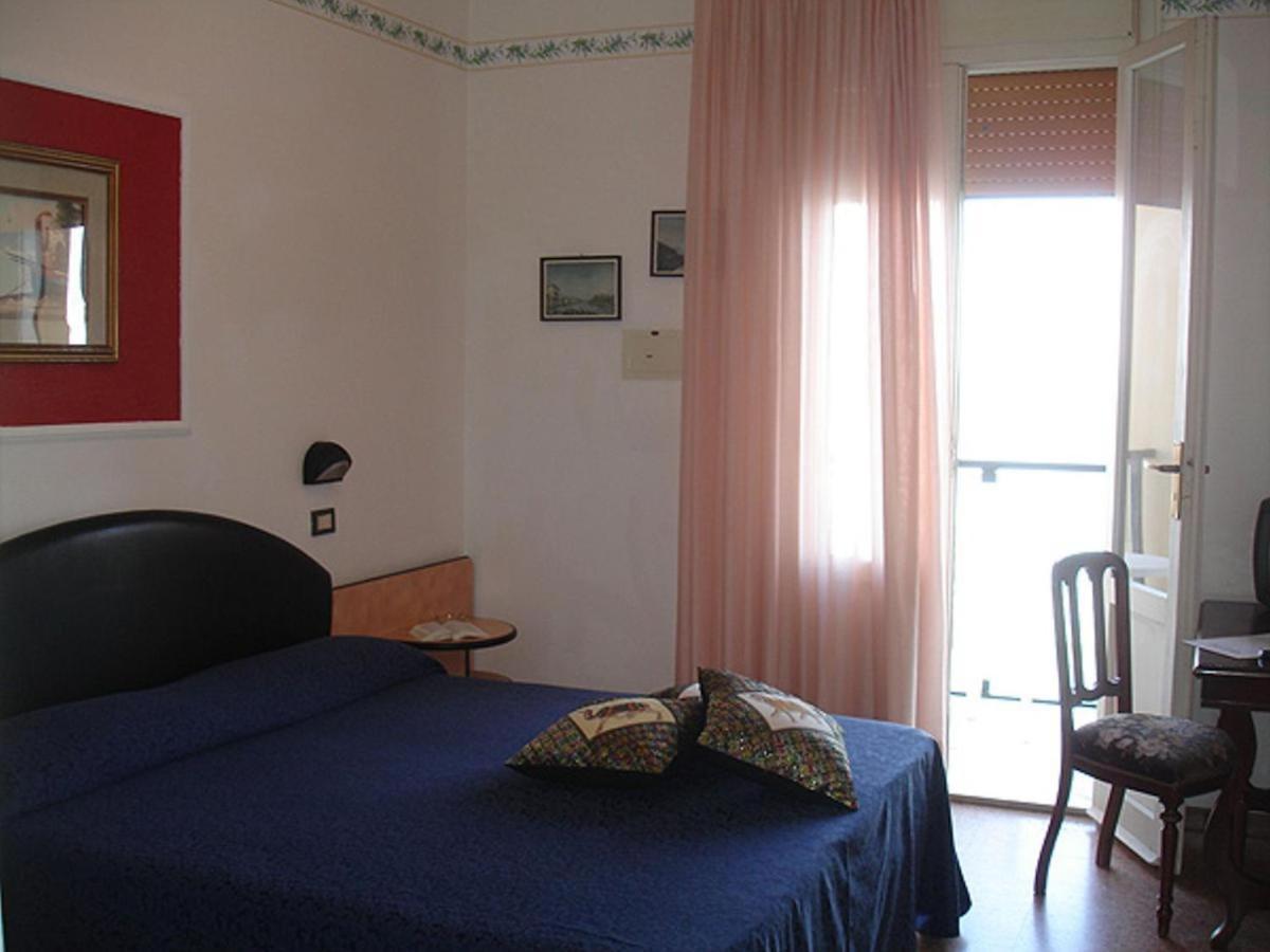 Hotel Primavera Sul Mare ลิโด ดิ ซาวิโอ ภายนอก รูปภาพ
