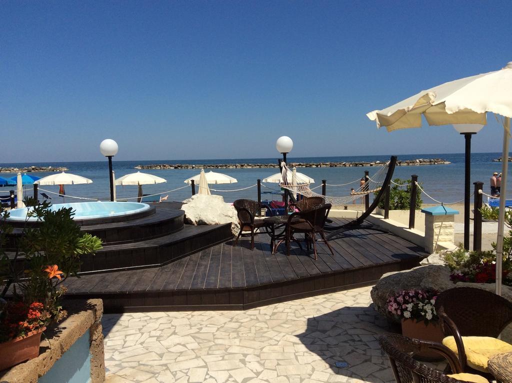 Hotel Primavera Sul Mare ลิโด ดิ ซาวิโอ ภายนอก รูปภาพ
