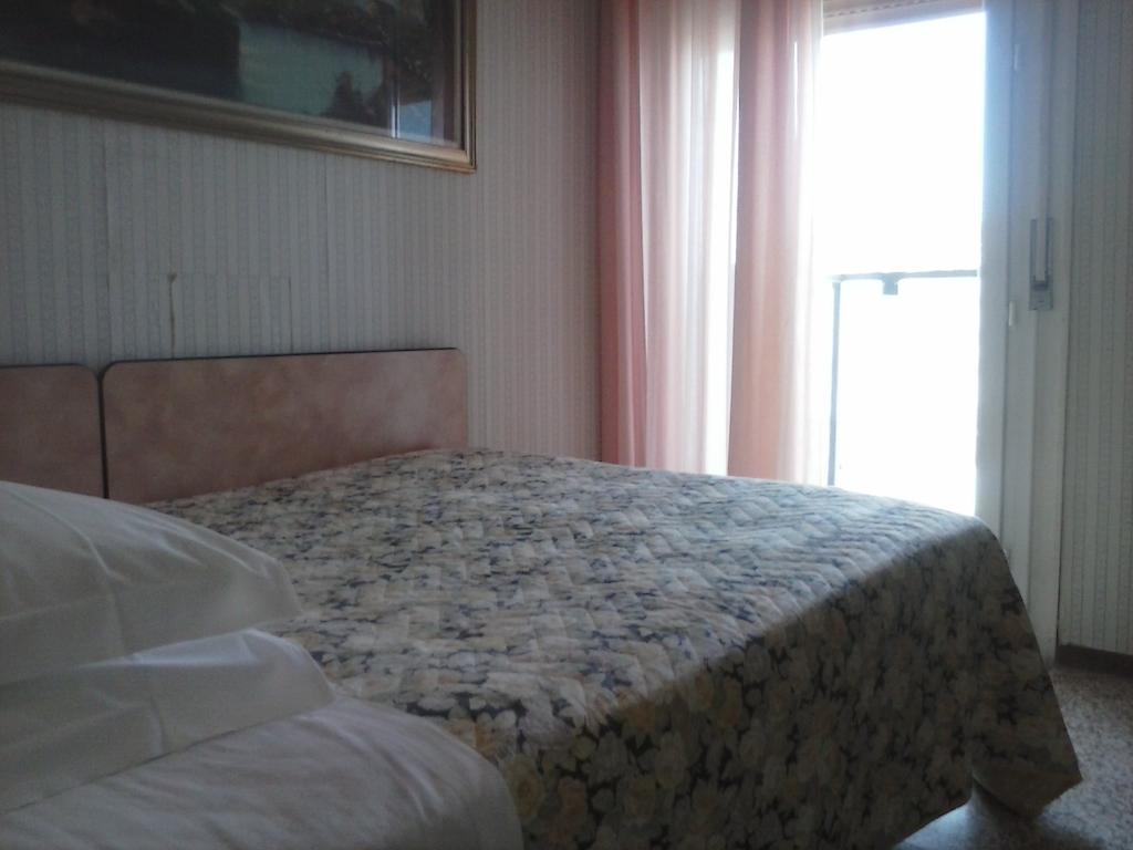 Hotel Primavera Sul Mare ลิโด ดิ ซาวิโอ ภายนอก รูปภาพ