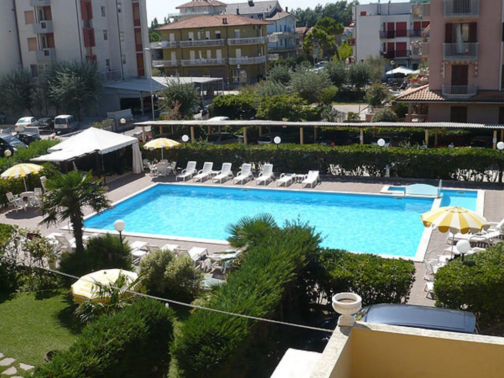 Hotel Primavera Sul Mare ลิโด ดิ ซาวิโอ ภายนอก รูปภาพ