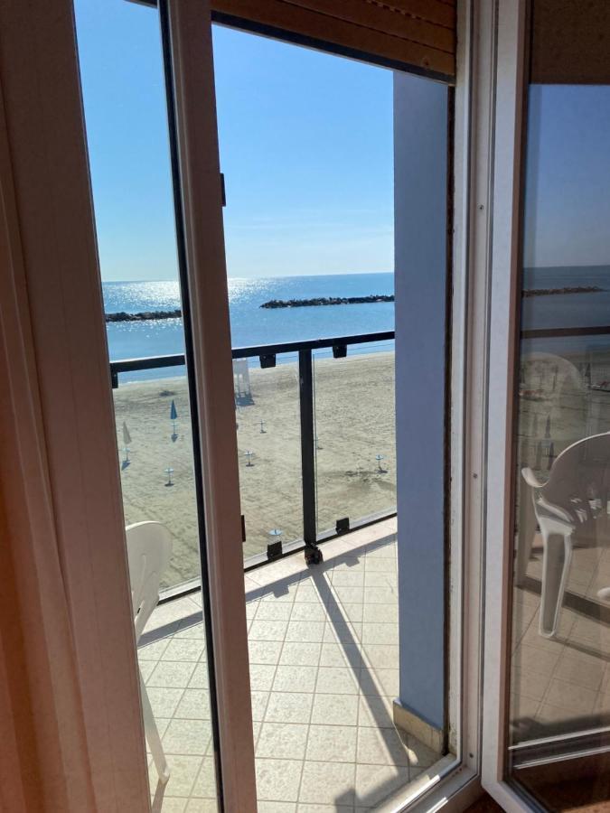 Hotel Primavera Sul Mare ลิโด ดิ ซาวิโอ ภายนอก รูปภาพ