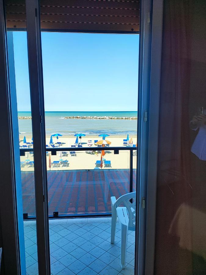 Hotel Primavera Sul Mare ลิโด ดิ ซาวิโอ ภายนอก รูปภาพ
