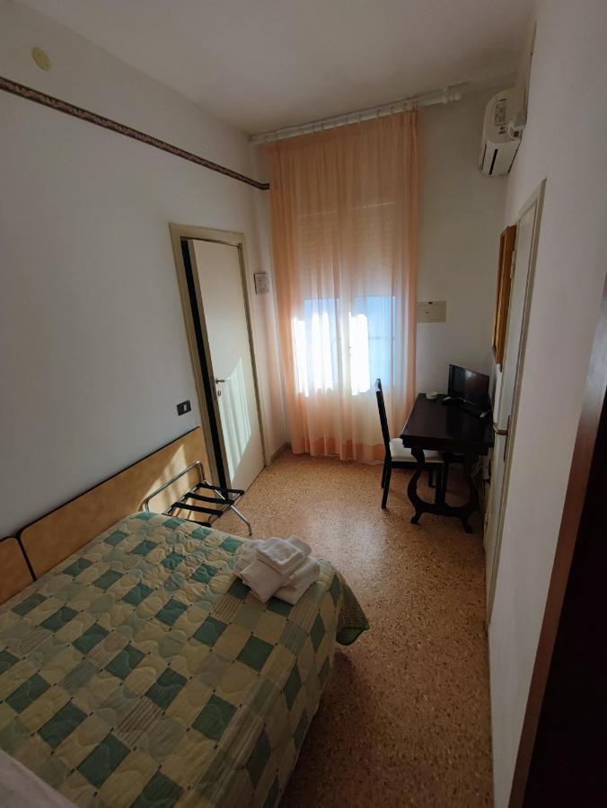 Hotel Primavera Sul Mare ลิโด ดิ ซาวิโอ ภายนอก รูปภาพ