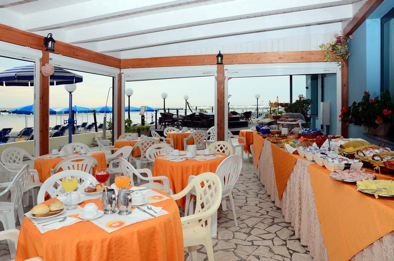 Hotel Primavera Sul Mare ลิโด ดิ ซาวิโอ ภายนอก รูปภาพ